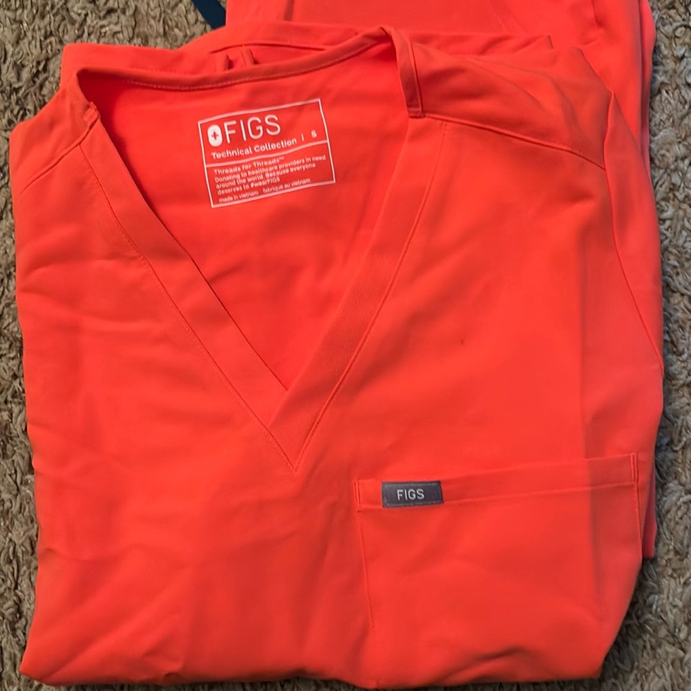 Figs scrubs